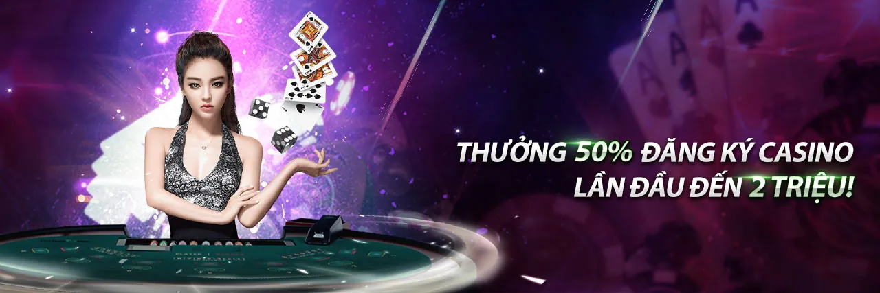 Bàn Roulette với chip và con quay đang hoạt động, minh họa mẹo đặt cược roulette